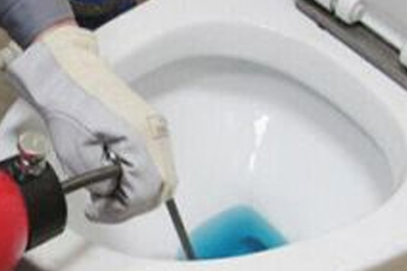 卫生间下水管处漏水,邓州张楼乡工业高压清洗-厕所堵了怎么通最好
